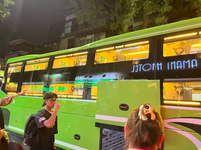 Trên các chuyến đi dài, nhà xe bố trí trạm dừng nghỉ giúp hành khách thoải mái hơn.