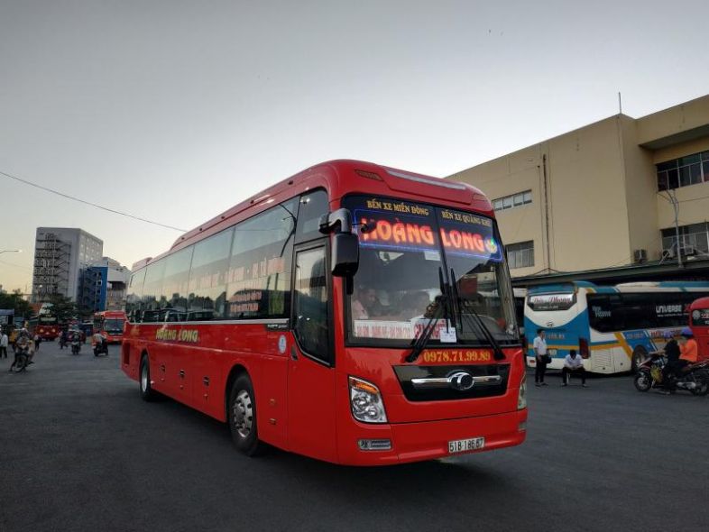 Nhà xe Hoàng Long 