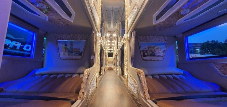 Nhà xe Duy Khánh mang đến hành trình xe khách Thái Bình Quảng Bình êm ái nhờ nội thất được đầu tư chỉn chu.