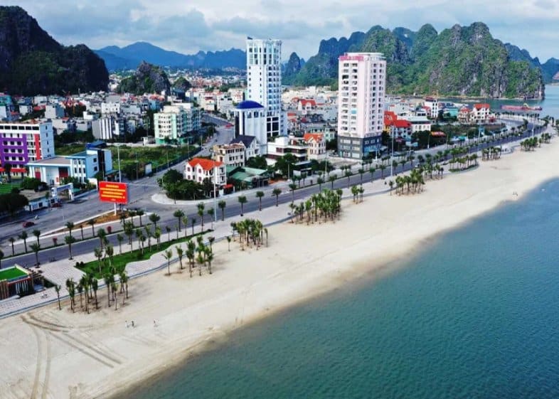 Bãi Hòn Gai khu cột 8