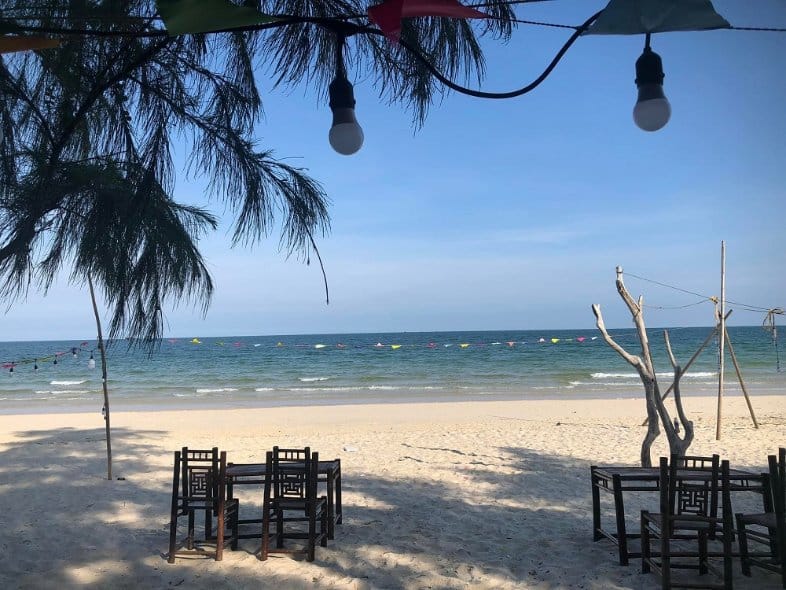 Bãi Minh Châu sáng sớm