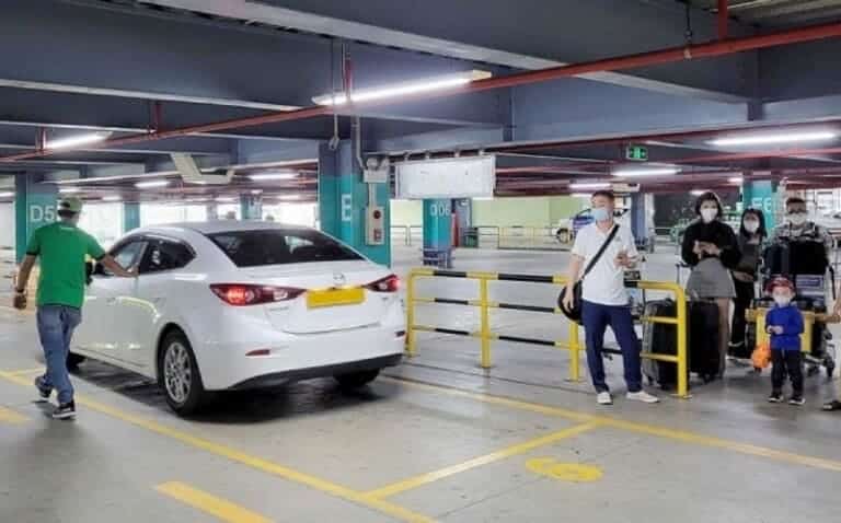 Đặt xe ghép vô cùng đơn giản bằng cách tìm kiếm các nhóm cho thuê xe trên Internet.
