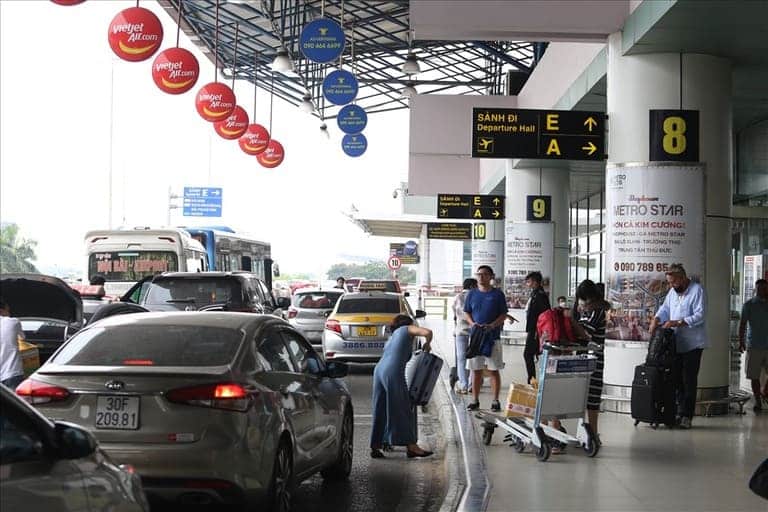 Đón khách tận nơi, trong mọi khung giờ, khách không phải đi ra bến xe, đợi chờ là một trong những ưu thế lớn của xe ghép.