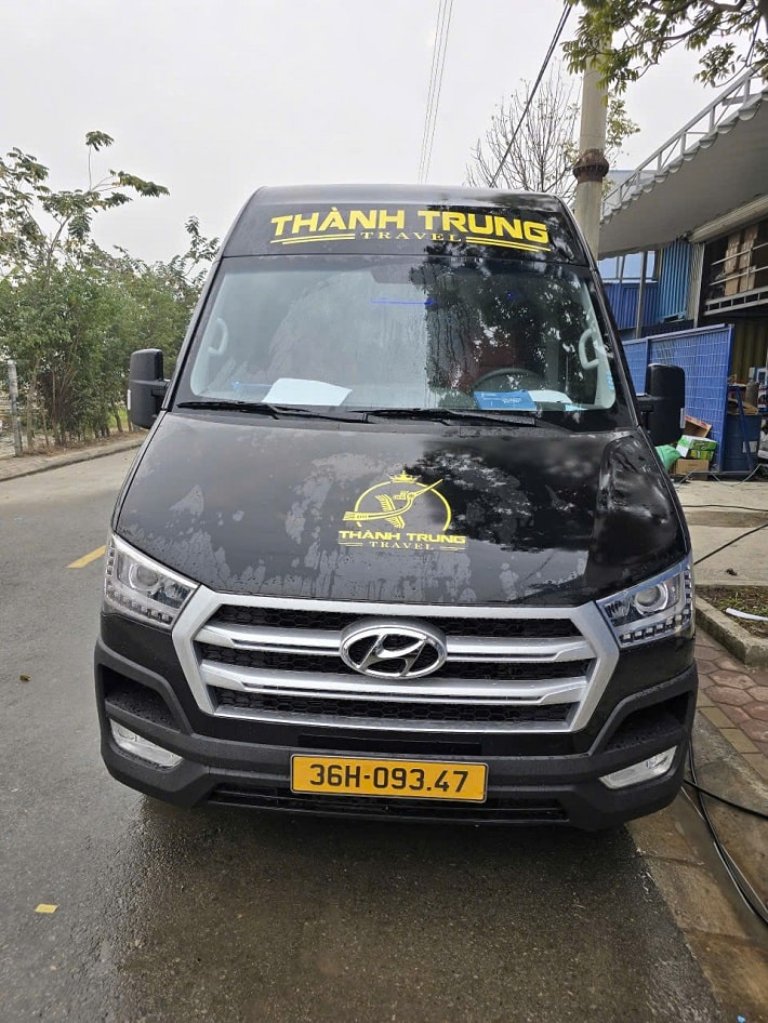 Limousine Thành Trung: ghế da massage, giá 298.000đ thứ 3–5