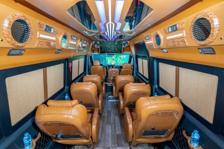 Giá linh hoạt theo ngày: 298.000đ (giữa tuần) – 350.000đ (cuối tuần)