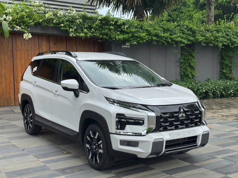 Mộc Châu Limousine VIP 9 chỗ 7 khung giờ giá 280.000đ
