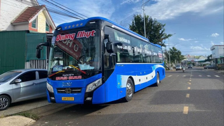 Việt Lào – limousine phòng VIP 24 ghế tuyến Đà Lạt Quy Nhơn