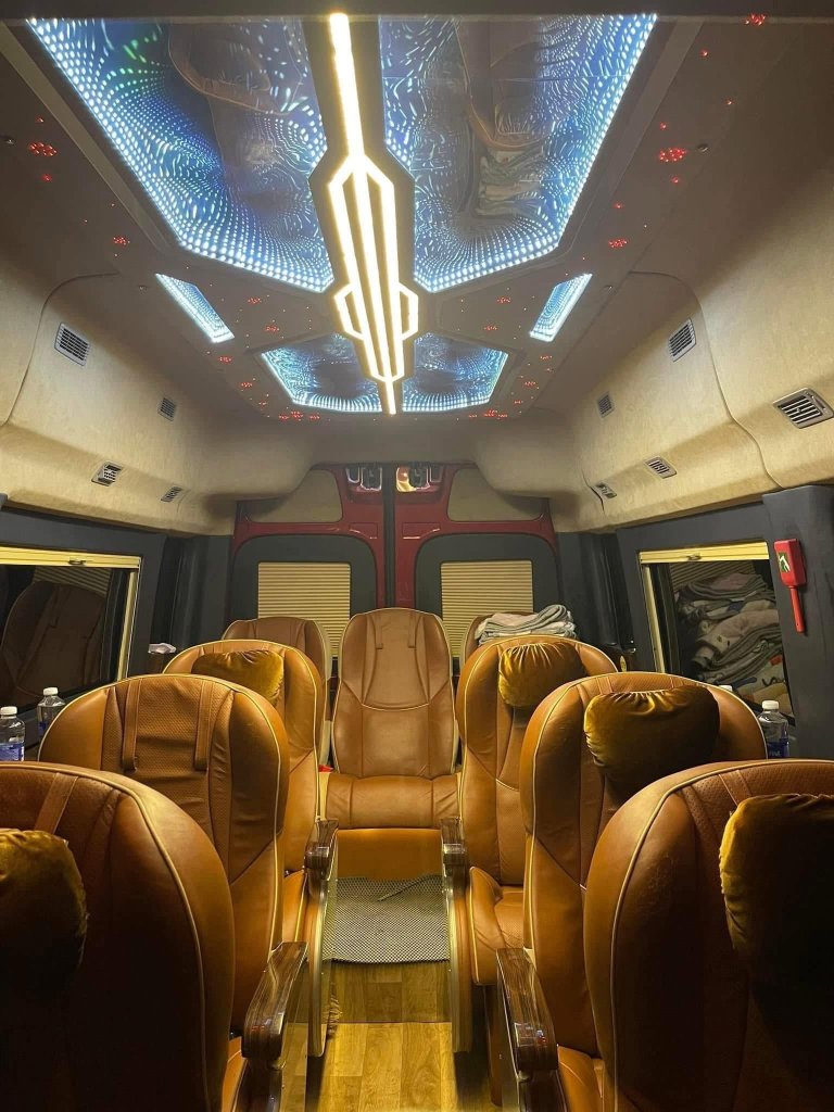 Điểm đón Trần Tùng Travel tại Vòng xuyến chân cầu Bạch Đằng tuyến Hải Phòng Quảng Ninh