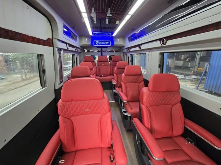Limousine 9 chỗ, điều hoà, trả tận Mai Châu Ecolodge