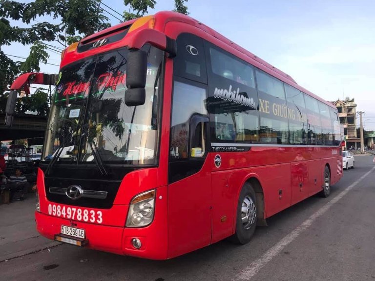 Hưng Thịnh 4 chuyến/ngày, xuất phát 1045 QL1A Sài Gòn giá 550.000đ.