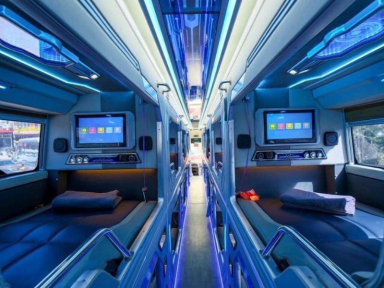 Phòng limousine Dũng Thuỷ Express chuyên dụng, nước uống sẵn sàng.