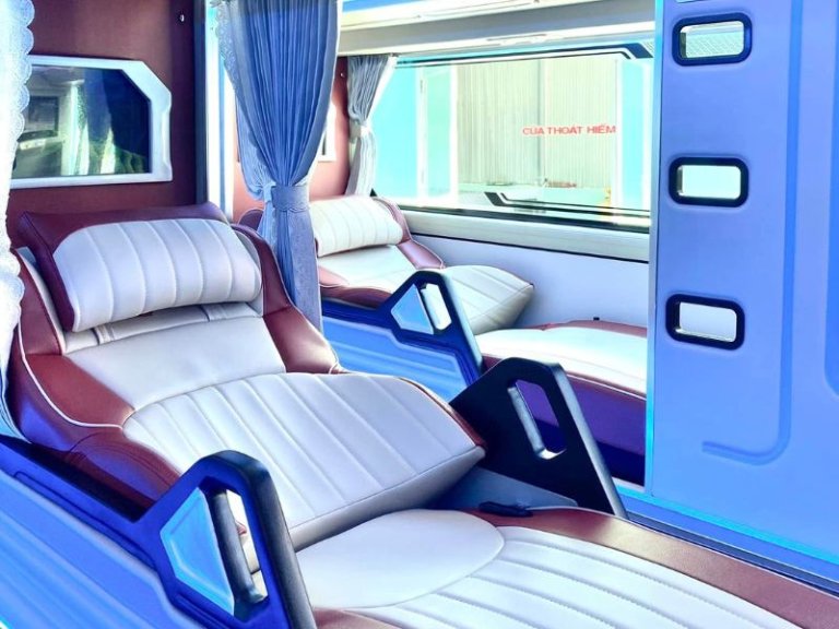 Limousine giá 495.000–500.000đ tùy ngày trong tuần