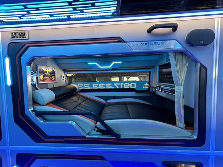 Limousine phòng đôi điều hoà, giá không tăng lễ Tết