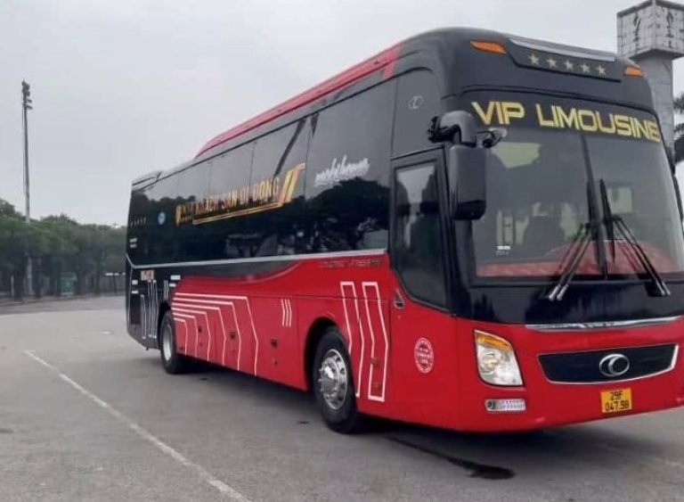 Hoàng Long Limousine - Giường nằm 42 chỗ