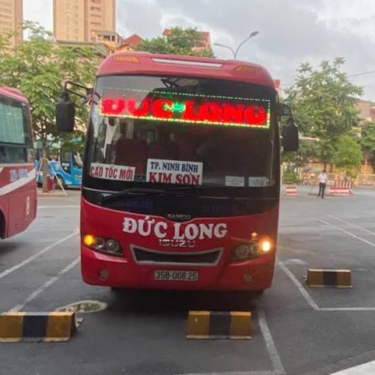 Xe Đức Long 40 chỗ giường nằm 29 chỗ ghế ngồi chuyến 06:10 Cao Bằng