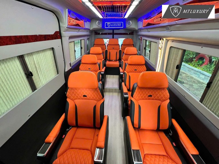 Limousine Lan Anh 11 chỗ Hoàn Kiếm xuất phát Cẩm Thuỷ vùng núi Thanh Hoá