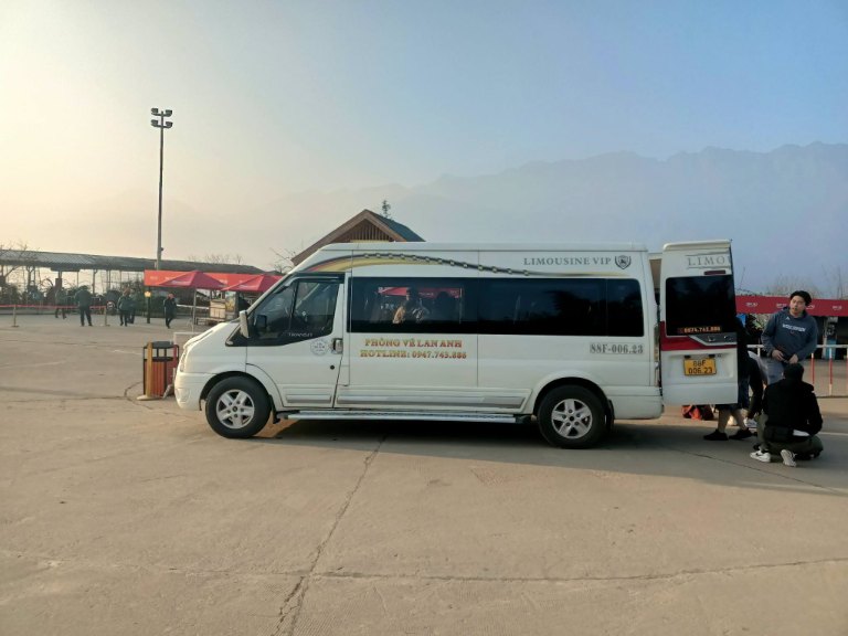 Lan Anh Limousine 11 chỗ Nhà Hát Lớn Hà Nội tới Bá Thước Thanh Hoá vùng sâu