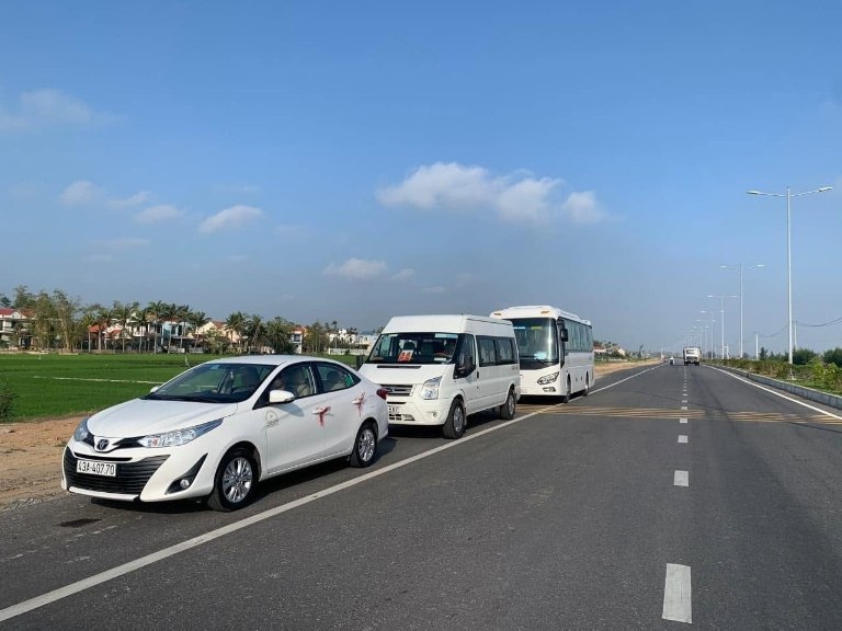 Nhật An Limousine - 11 chỗ VIP đón tại 3 điểm nội thành