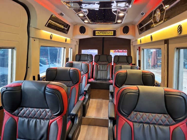 Newstar Travel limousine, 7 VP Phạm Văn Đồng thuận tiện
