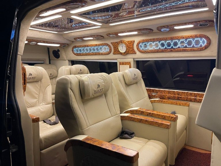 Thăng Long Hà Nội Limousine 3 dòng, sạch sẽ đúng giờ