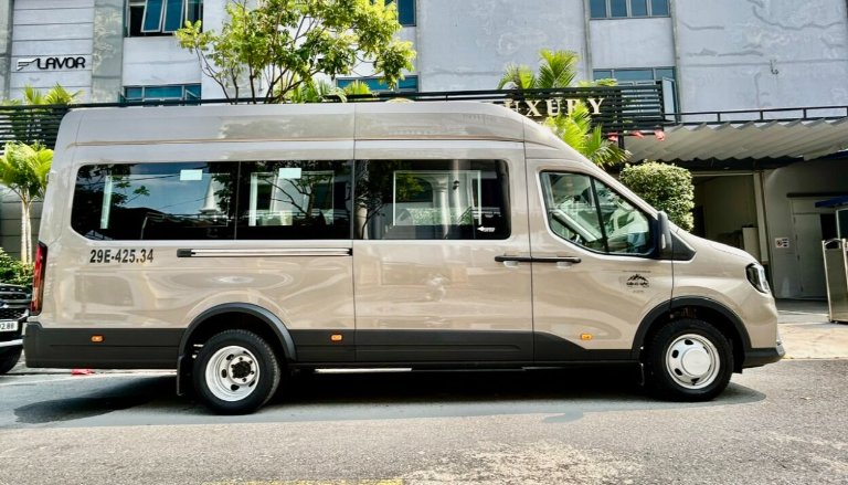 Đông Bắc Travel: limousine 11-16 chỗ, 3 chuyến/ngày giá 350.000đ