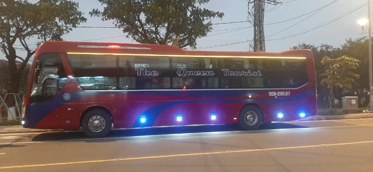 The Queen Tourist cung cấp cabin riêng khởi hành 16:30–18:45