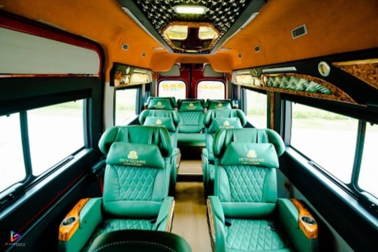 Limousine VIP Duy Quang - ghế da rộng rãi, tiện nghi đầy đủ