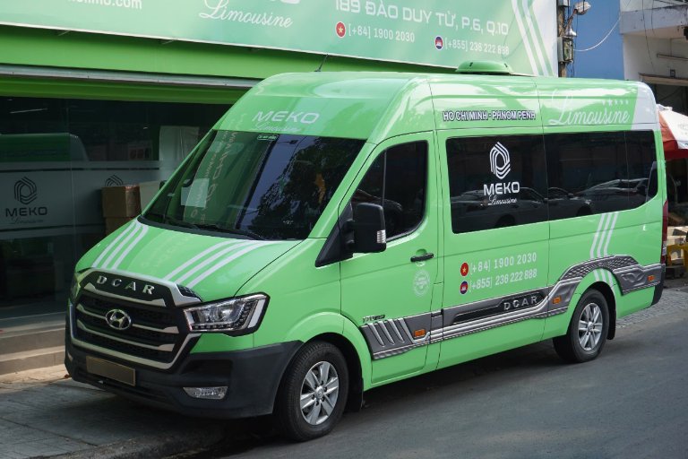 MEKO Limousine Dcar Maybach với ghế massage cao cấp