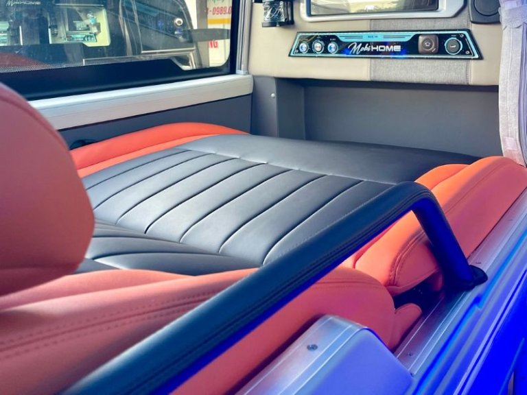 Limousine Đình Nhân: WC khép kín, giường phòng cao cấp