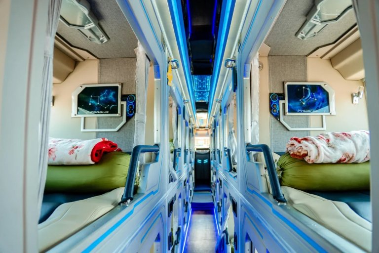 Limousine phòng riêng phù hợp hành trình đêm